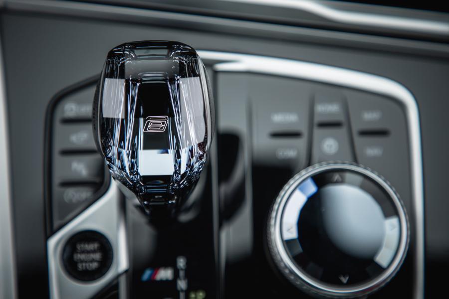 Детали интерьера BMW M850i xDrive Gran Coupe (G16) 2019 года  (NA) (фото 33 из 35)
